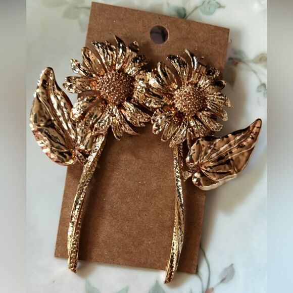 Sunflower stud earrings A64 - Picture 5 of 5